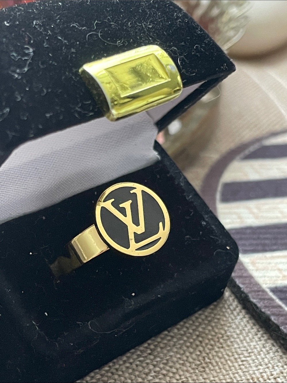 ✨🖤Gold-Tone Adjustable Women's Ring - Classic Minimal Design🖤✨NEW